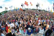 Glastonbury 2027: σπάει το φράγμα των 400 λιρών
